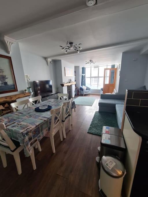 Beach Retreat Village Centre Location แชลดอน ภายนอก รูปภาพ